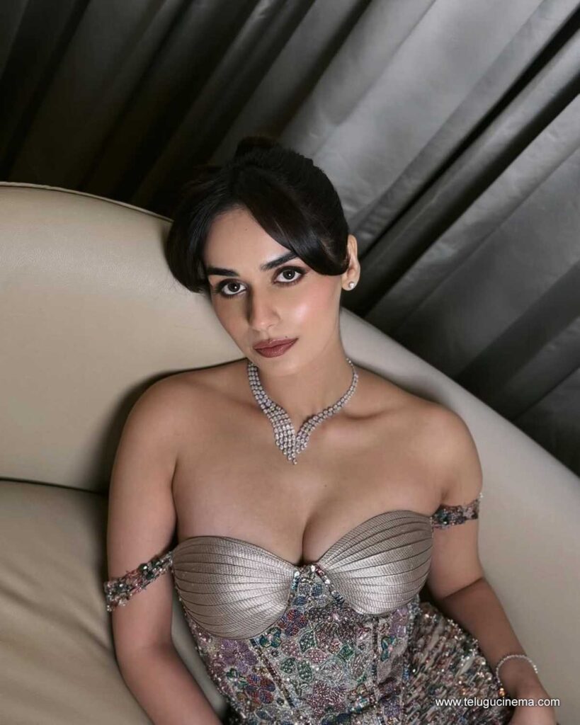 manushi stills 061225 08