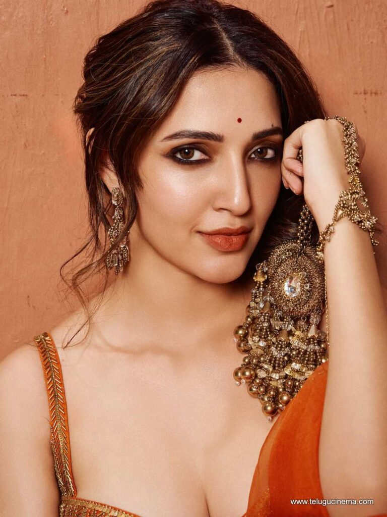nehashetty stills 041225 01