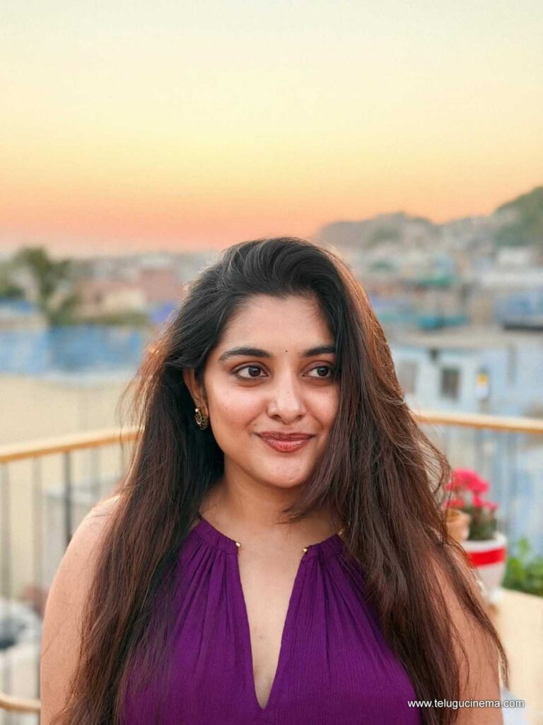 nivetha stills 111225 01