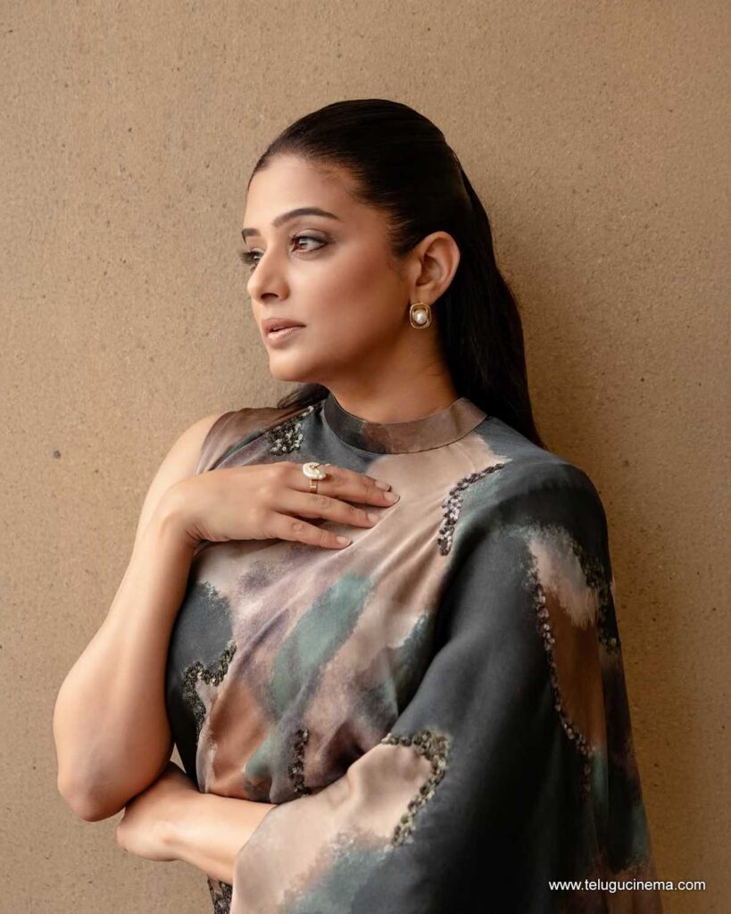 priyamani stills 111225 02