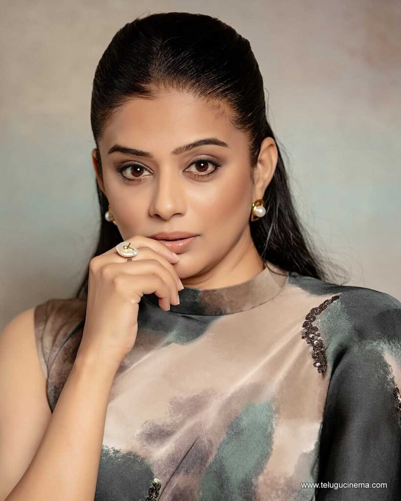 priyamani stills 111225 09