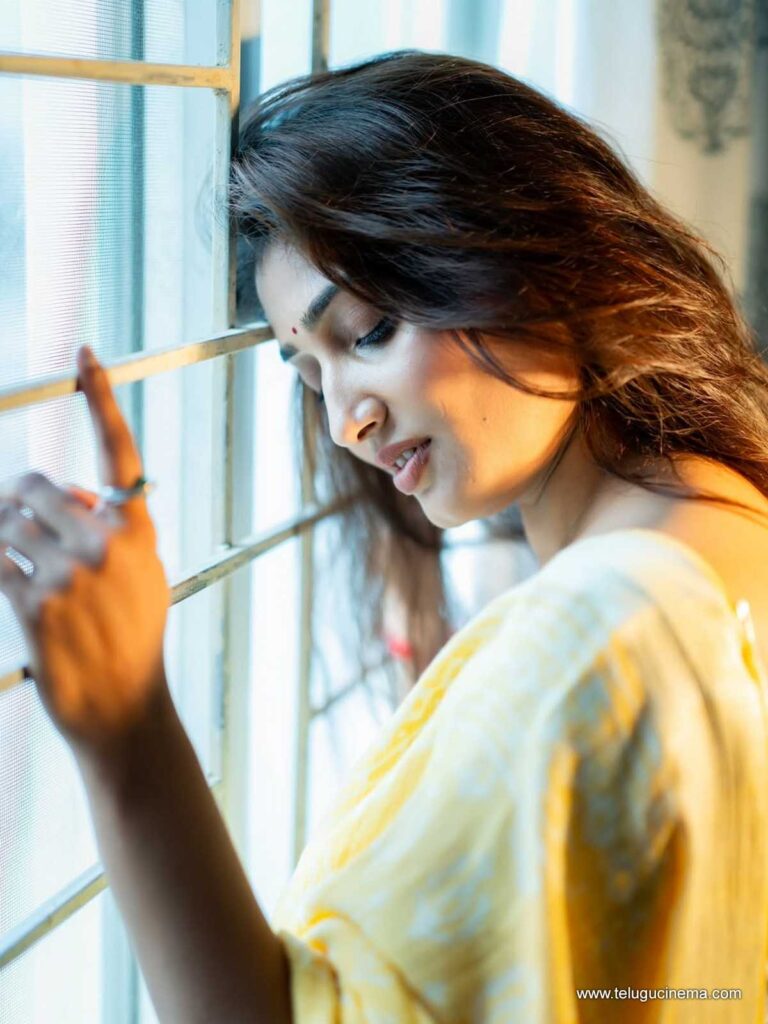 priyavadlamani stills 091225 05