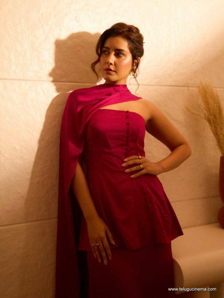 raahsikhanna stills 051225 04