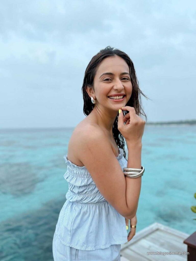 rakul stills 021225 03
