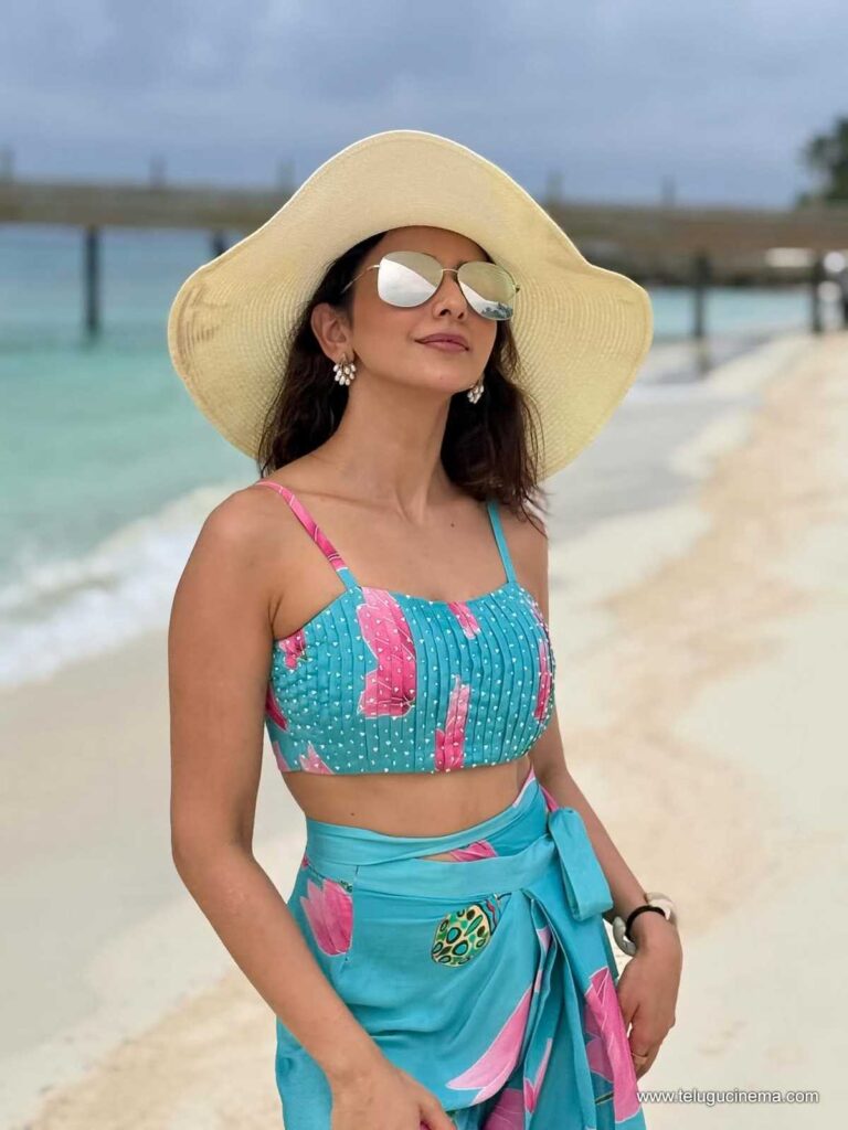 rakul stills 021225 04