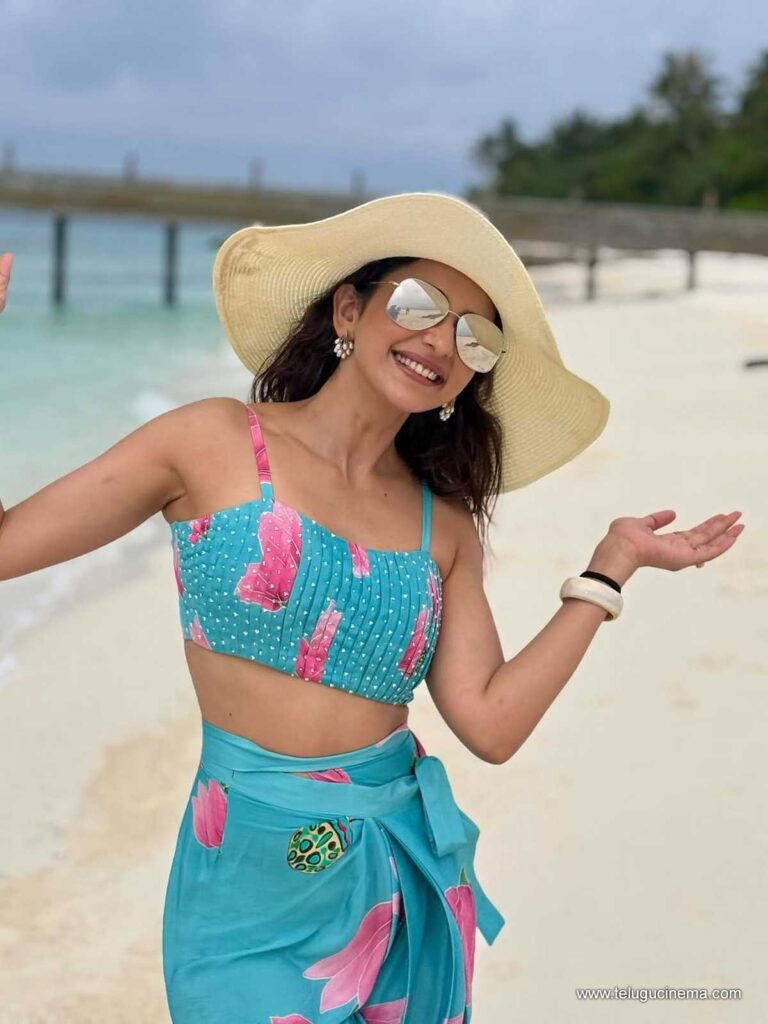 rakul stills 021225 08