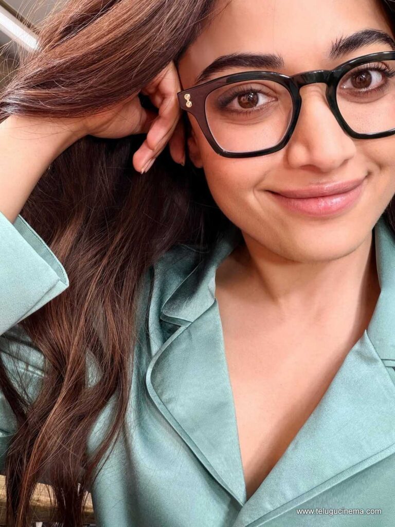 rashmika stills 241225 01