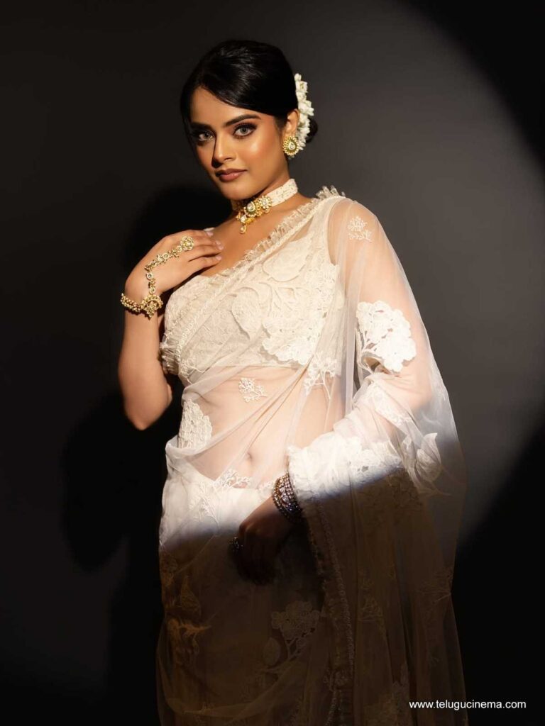 ridhhi stills 301225 03