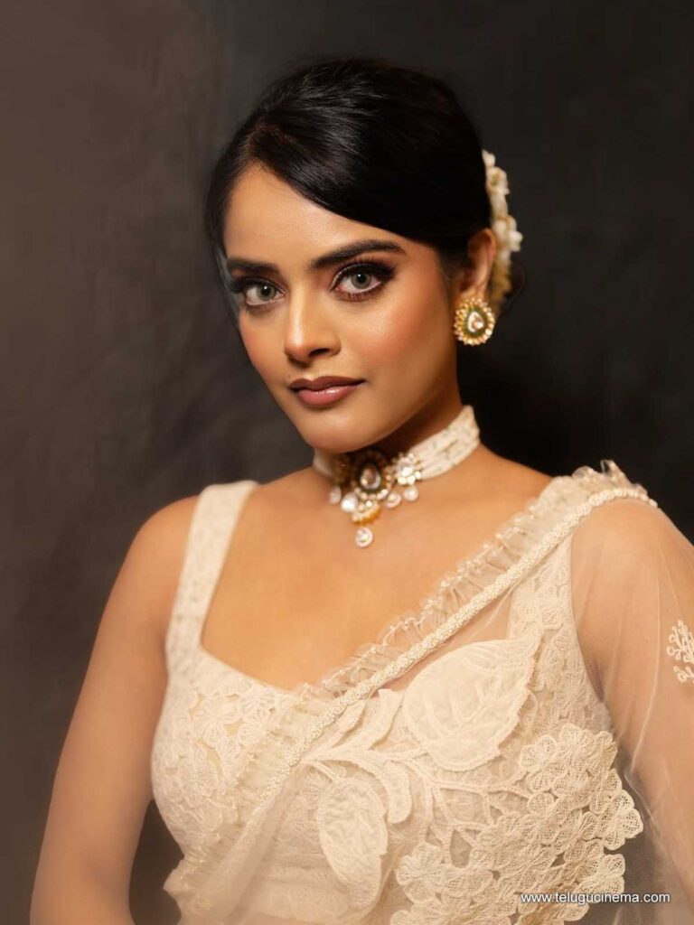 ridhhi stills 301225 08
