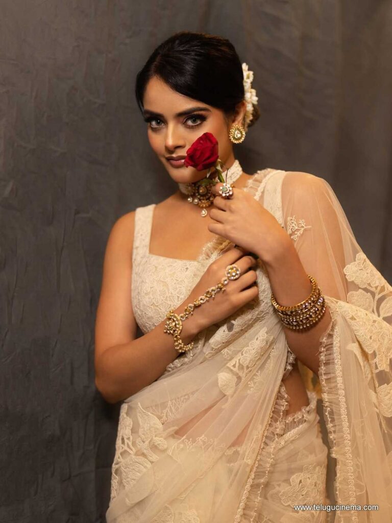 ridhhi stills 301225 10