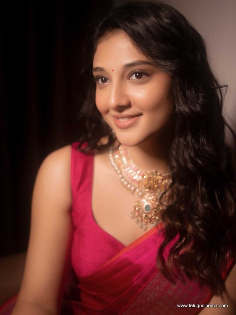 ritika stills 251225 04