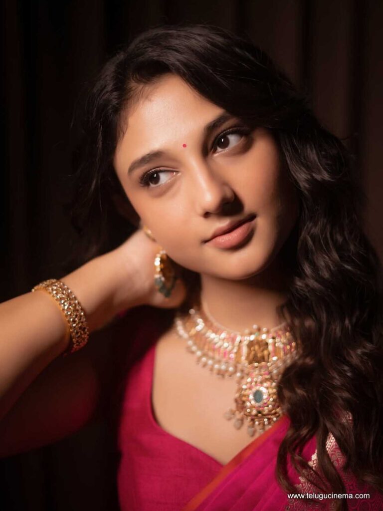ritika stills 251225 07