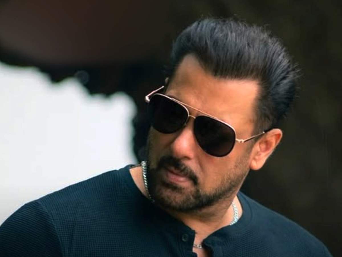 Salman Khan celebrates 60th birthday with stars