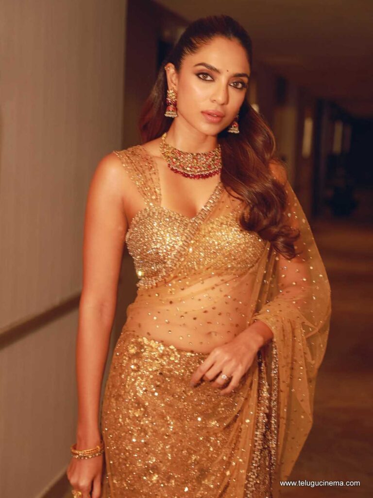 sobhitha stills 301225 01