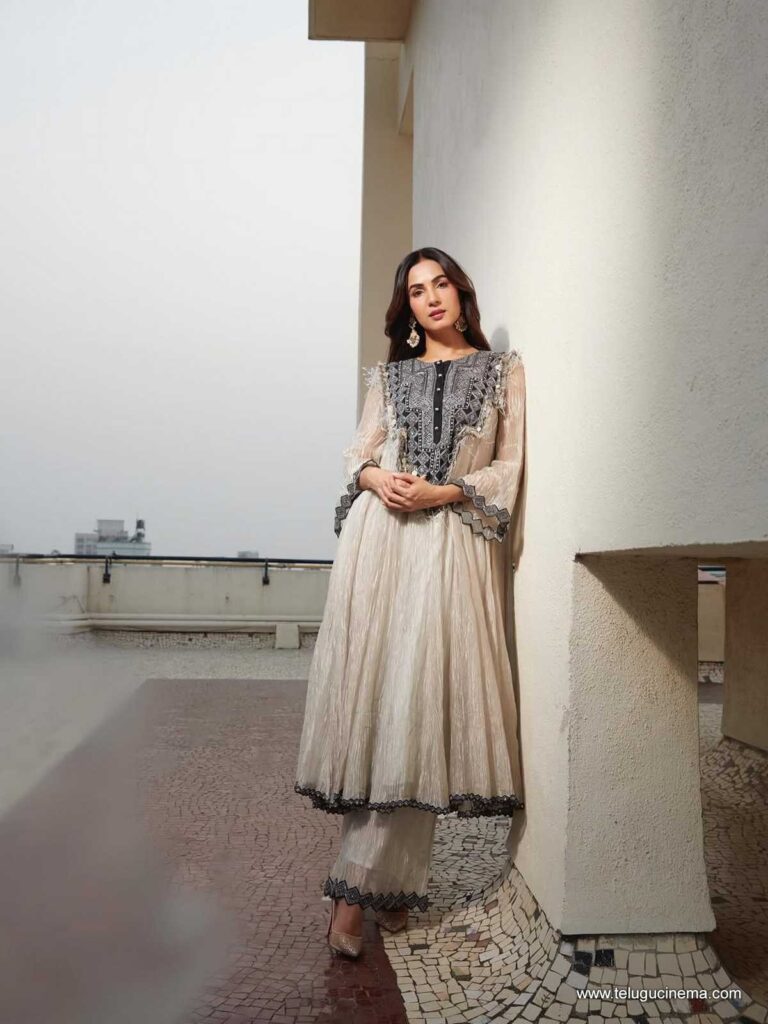 sonal stills 021225 08