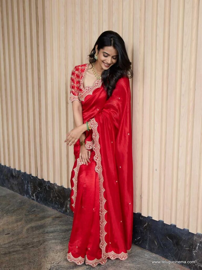 srigouri stills 151225 03
