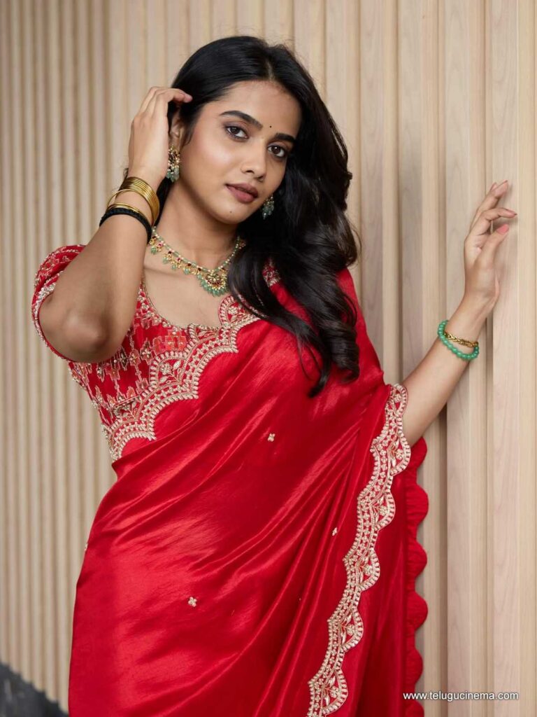 srigouri stills 151225 05