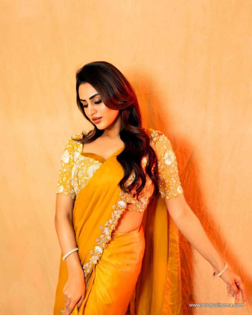 archana stills 010126 05