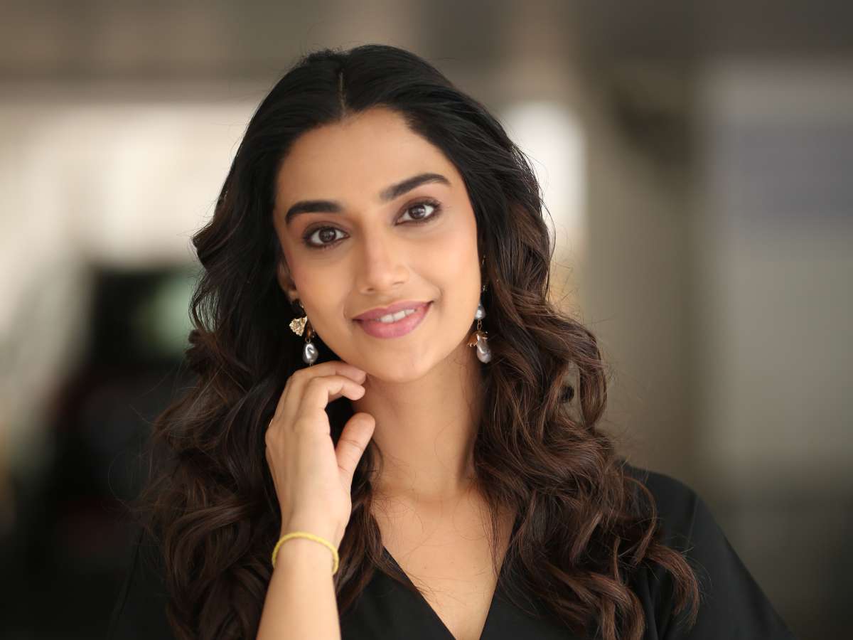 Meenakshi Chaudhary bags another Telugu project 1 Meenakshi Chaudhary