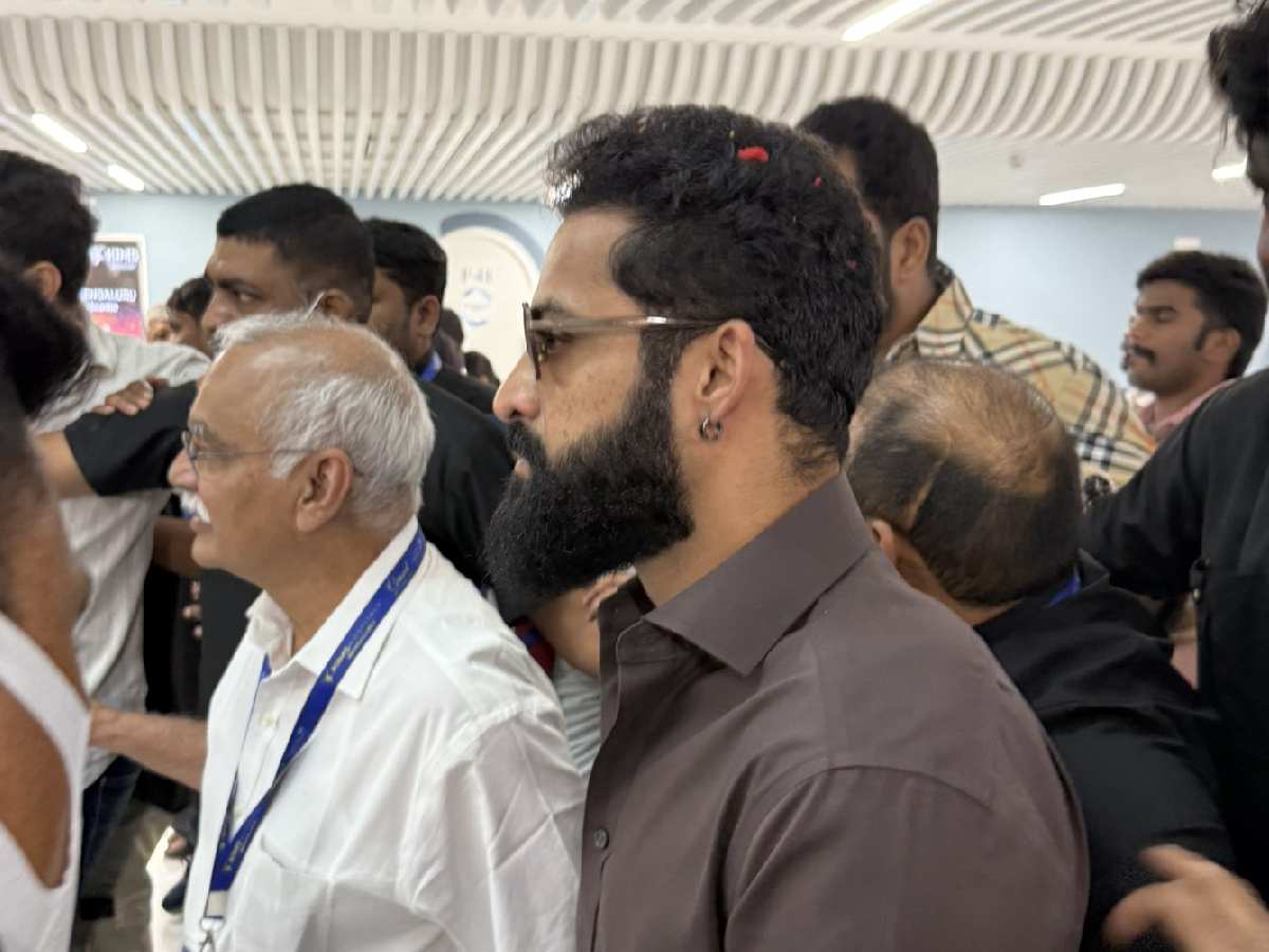 "CM NTR" slogans echo as NTR greets fans in Bengaluru 1 NTR