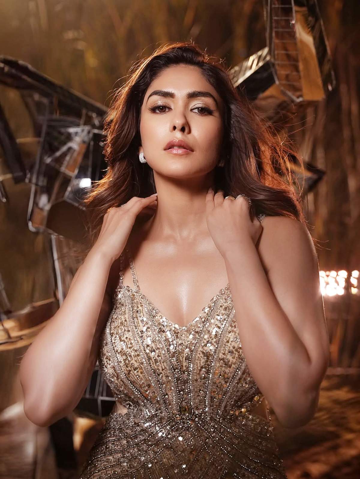 Mrunal Thakur promises big career shift now 1 Mrunal Thakur