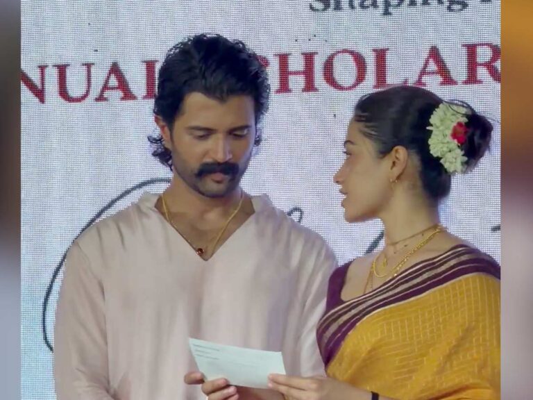 Vijay Deverakonda and Rashmika distribute merit scholorships