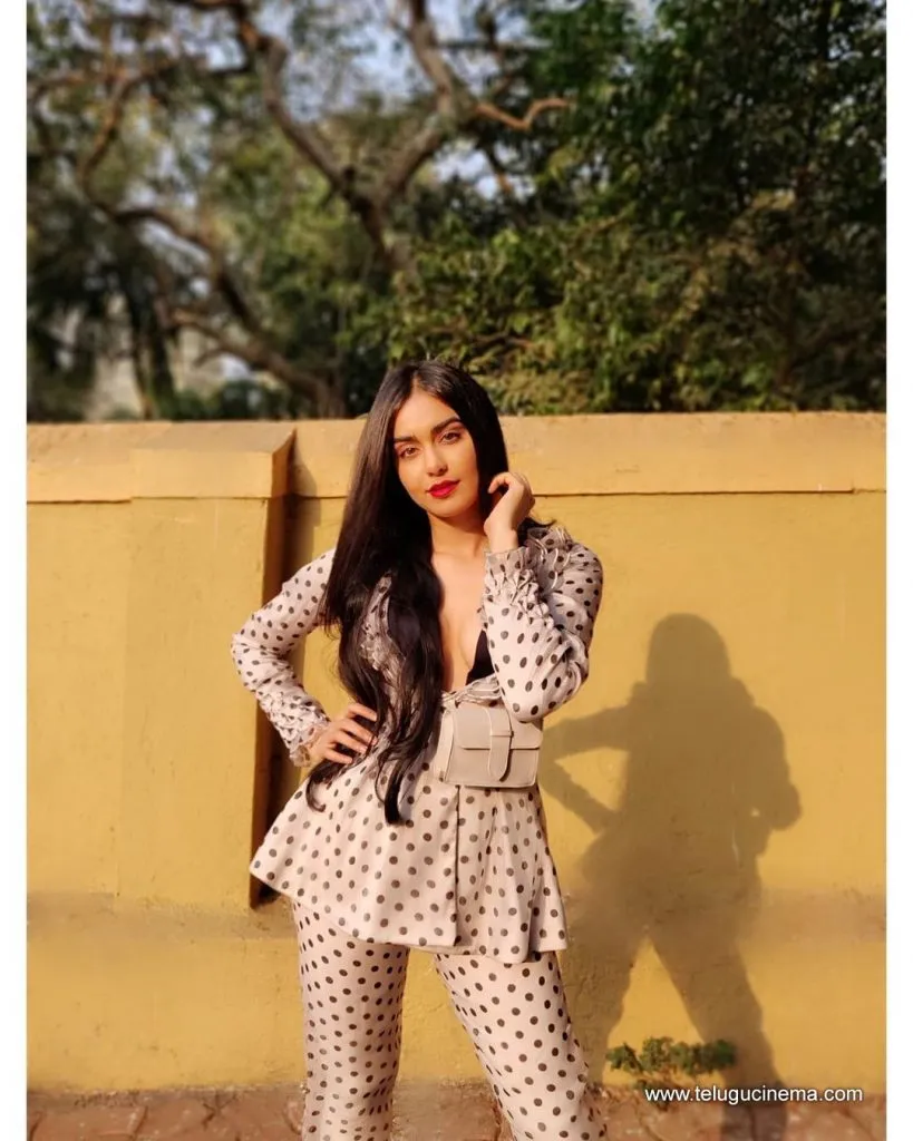 Adhasharma Stills 25082100002