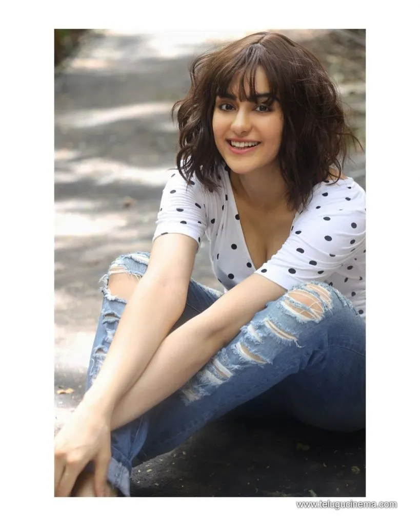 Adhasharma Stills 25082100003