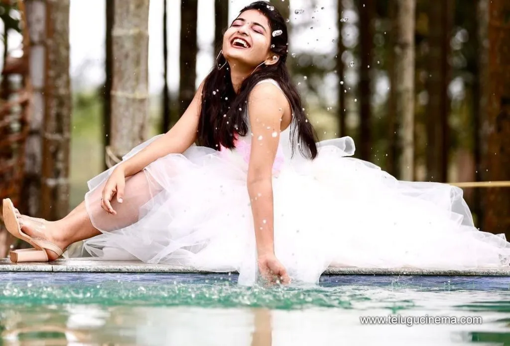 Ananya Stills 27082100005
