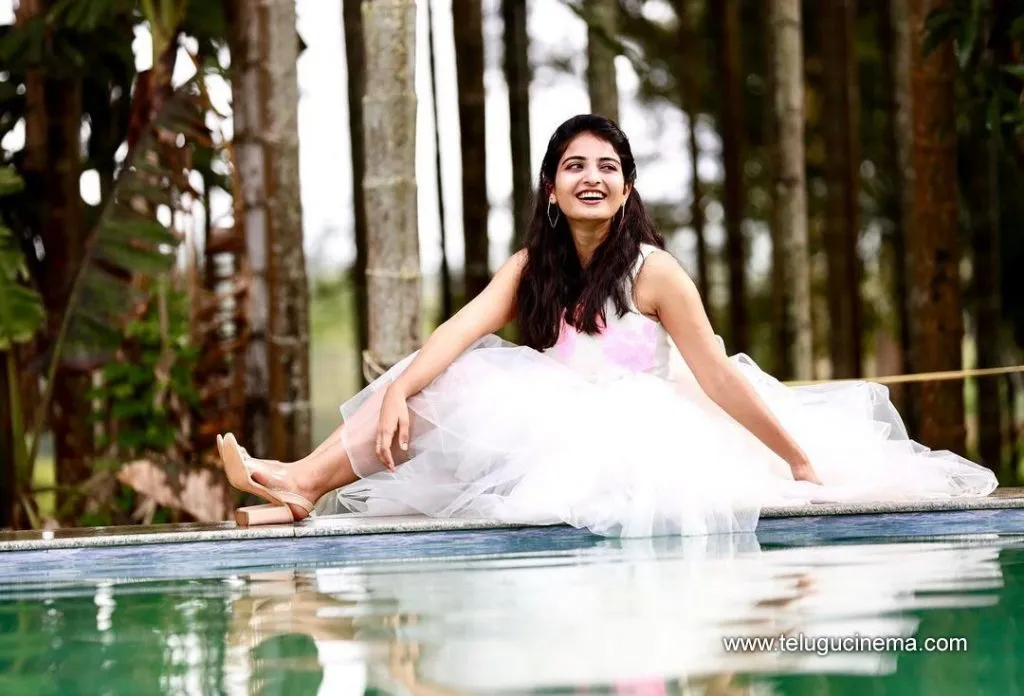 Ananya Stills 27082100010
