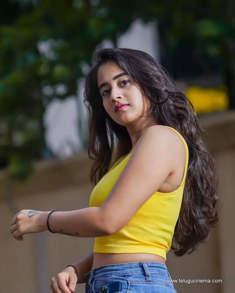 Deepthisunaina Stills 11082100009