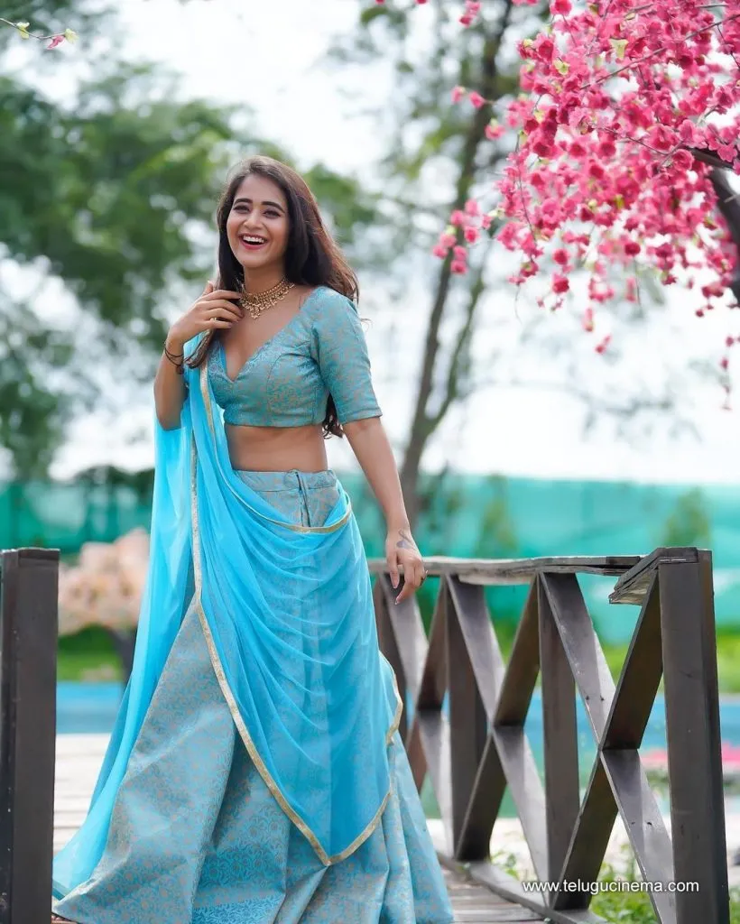 Deepthisunaina Stills 17082100003