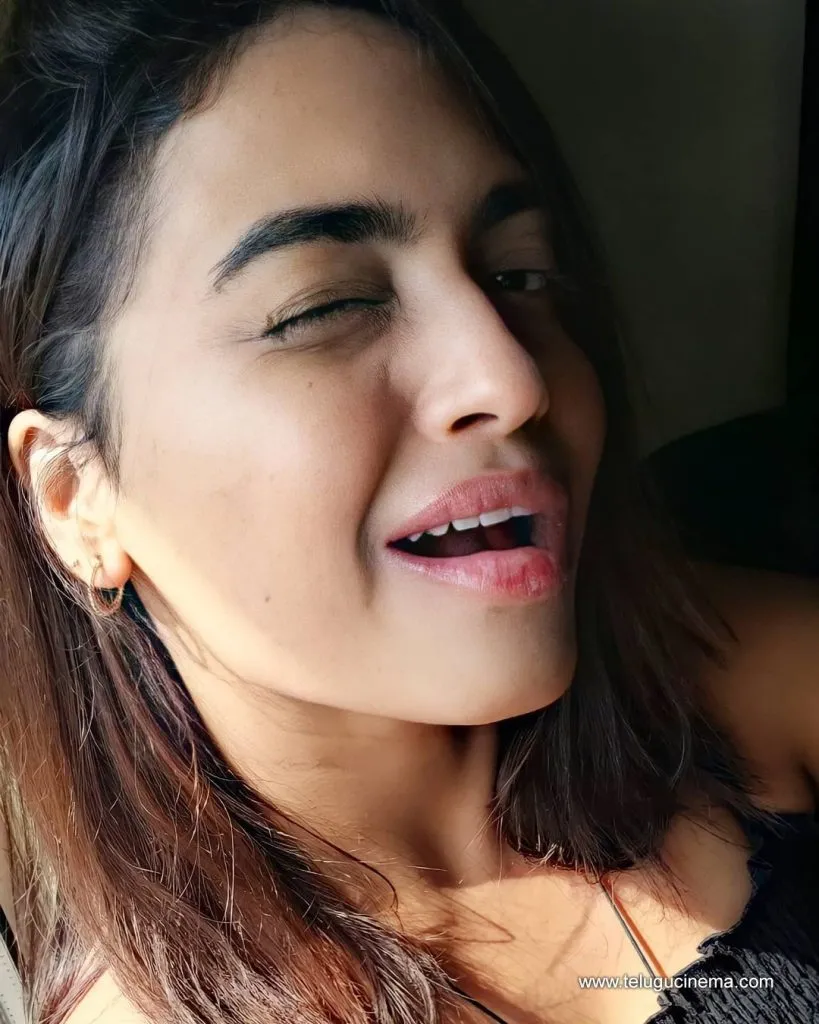 Harika Stills 10082100003