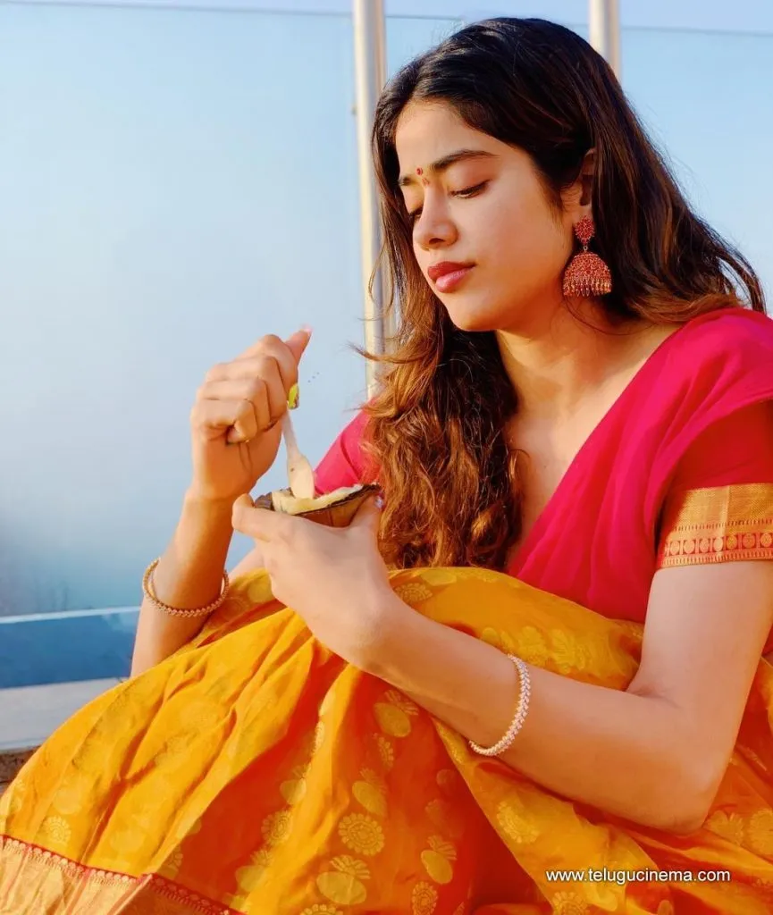 Janhvi Stills 21082100001