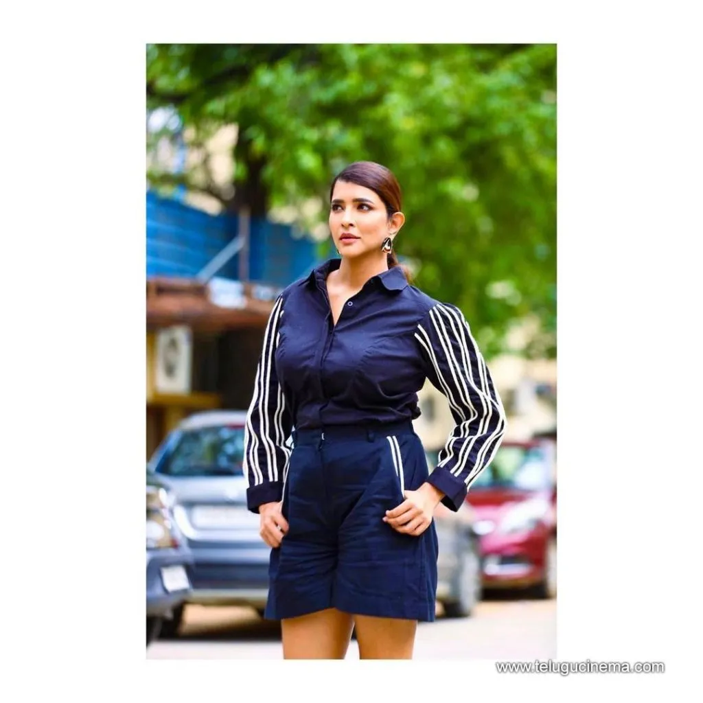 Laxmimanchu Stills 09082100002