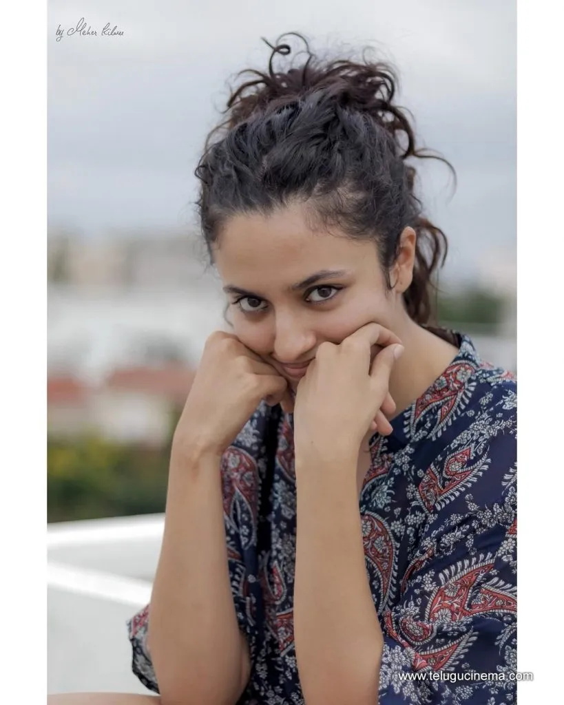 Malavika Stills 16082100005