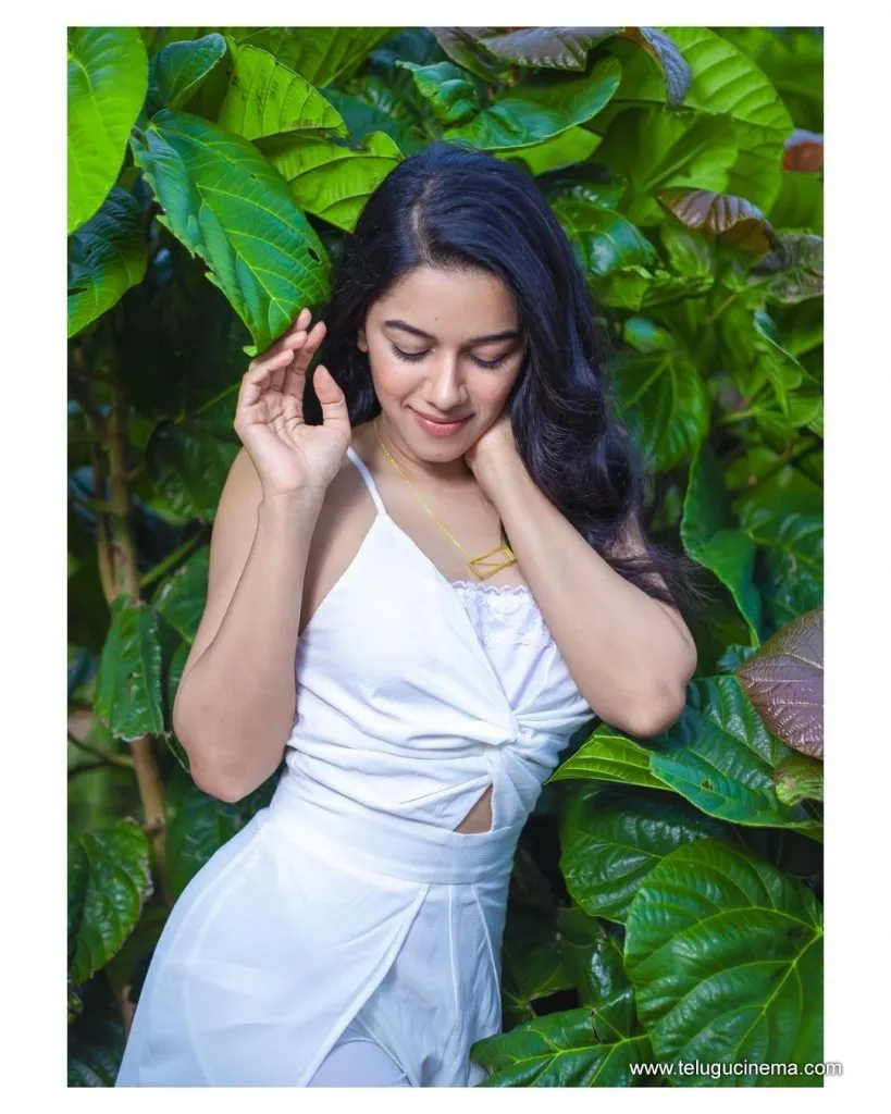 Mirnaliniravi Stills 10082100001