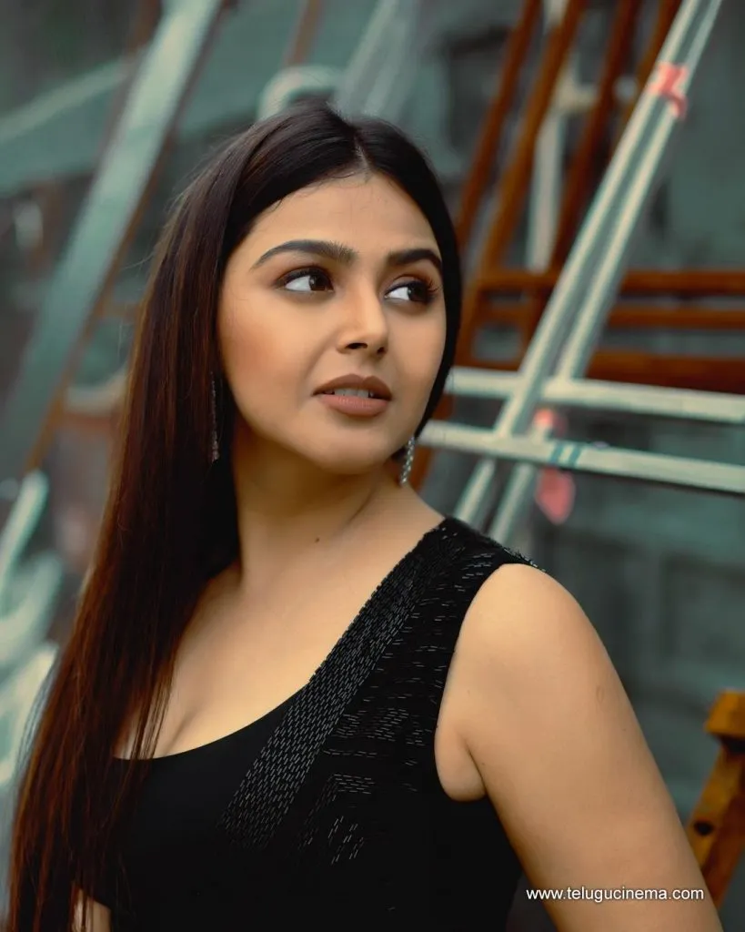 Monal Stills 25082100002