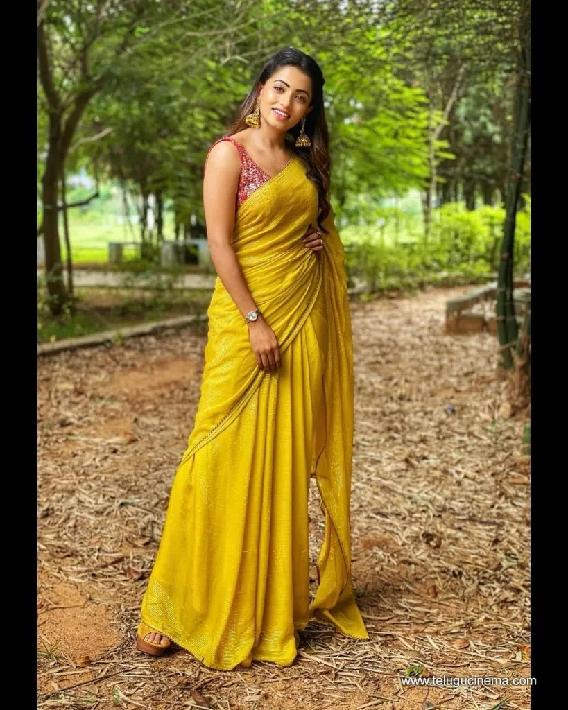 Navya Swamy’s new Saree stills | Telugu Cinema