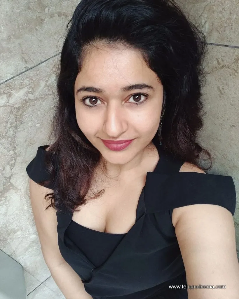Poonam Stills 12082100003