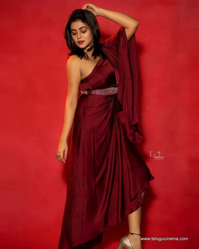 Poorna Stills 19082100001