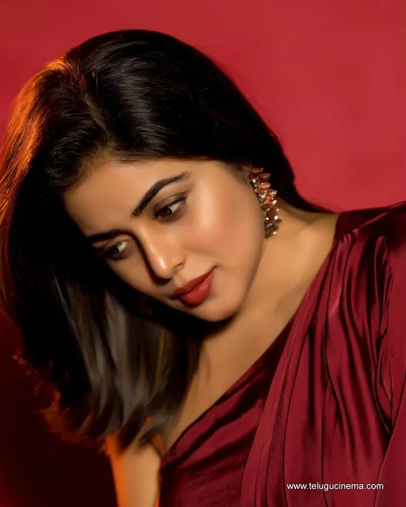 Poorna Stills 19082100002