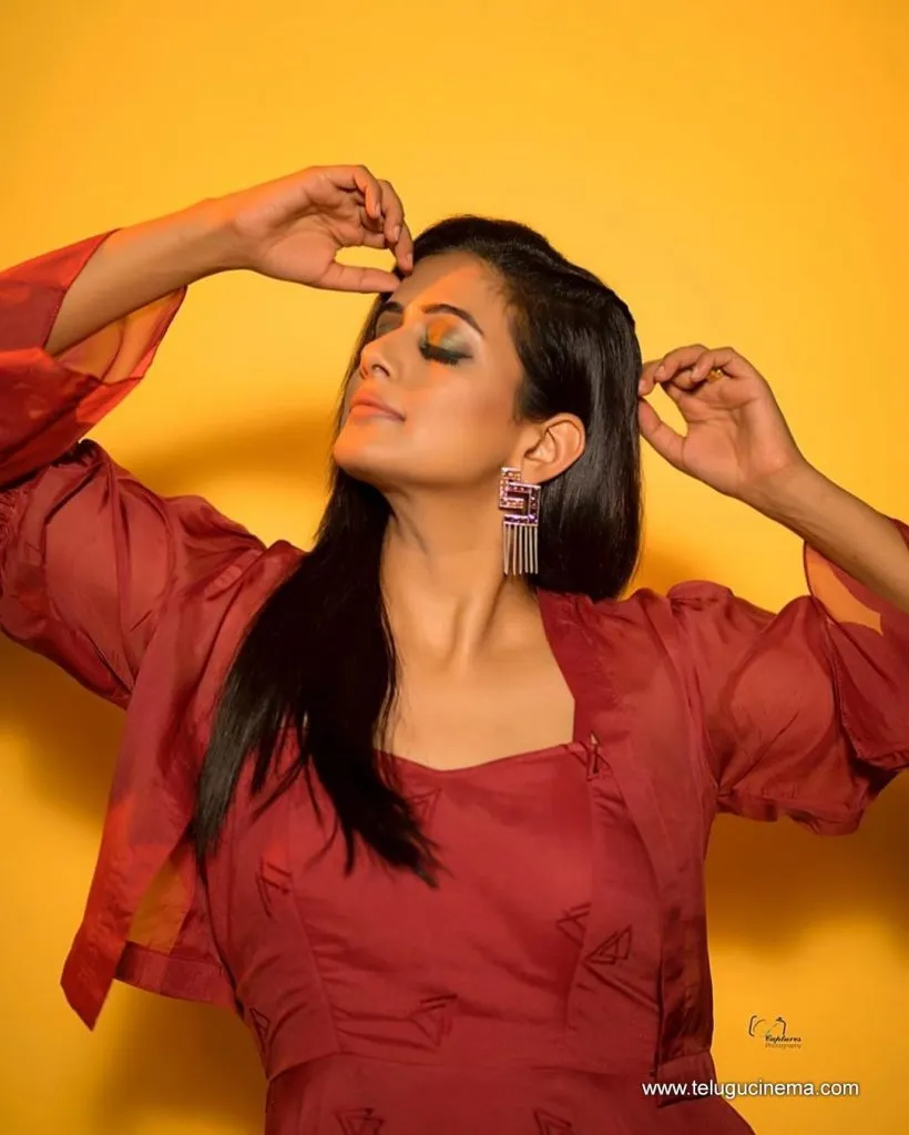 Priyamani Stills 18082100001