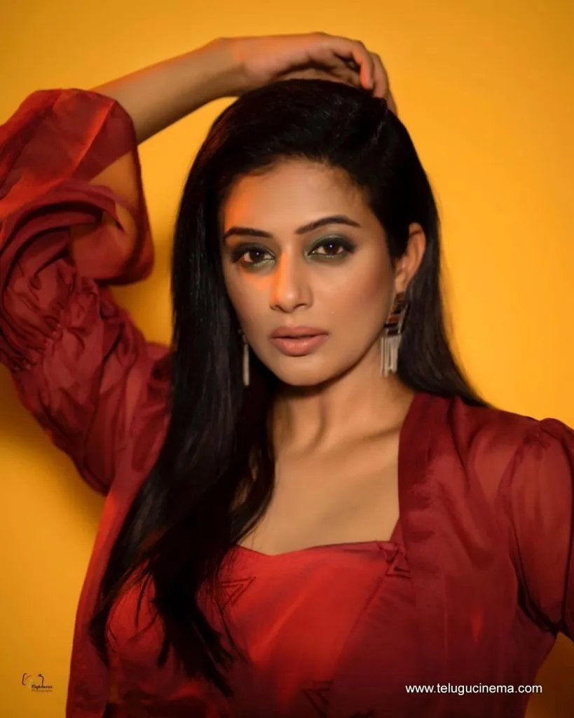 Priyamani Stills 18082100005