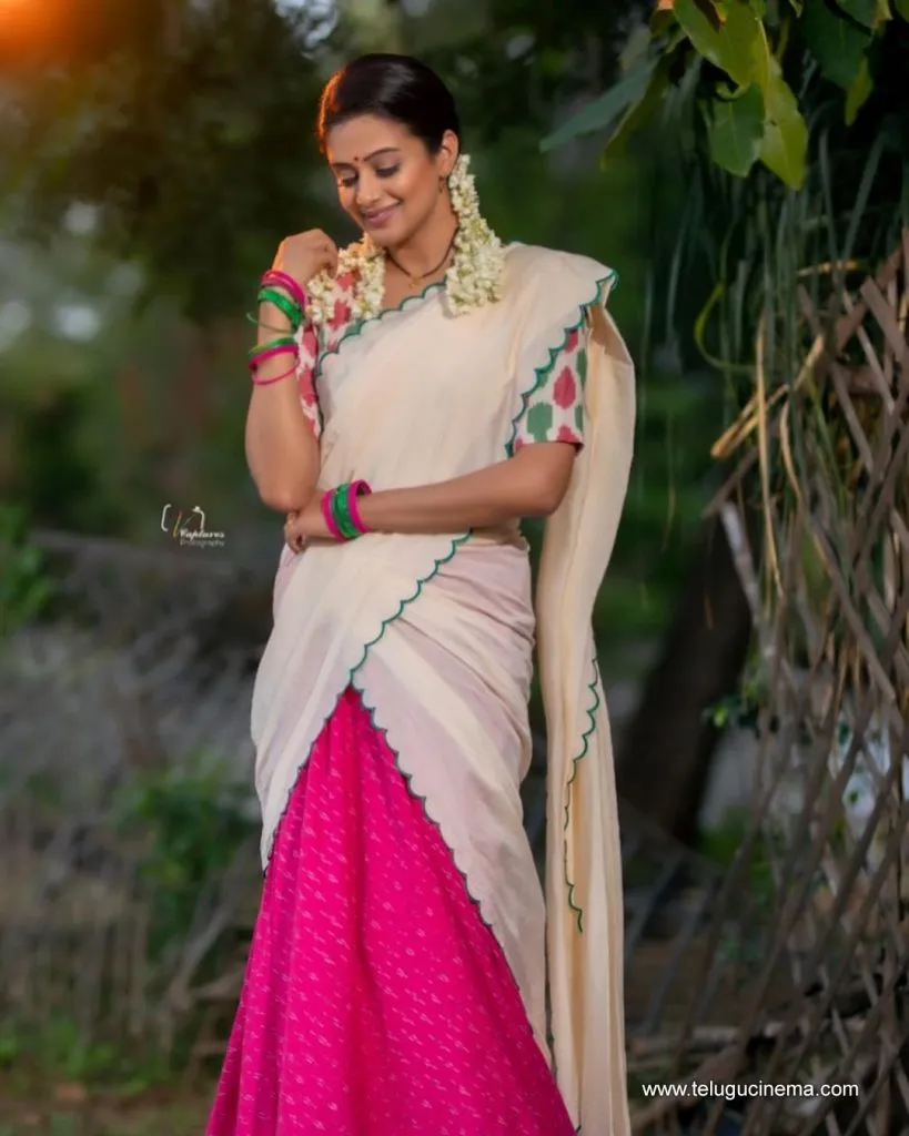 Priyamani Stills 25082100003