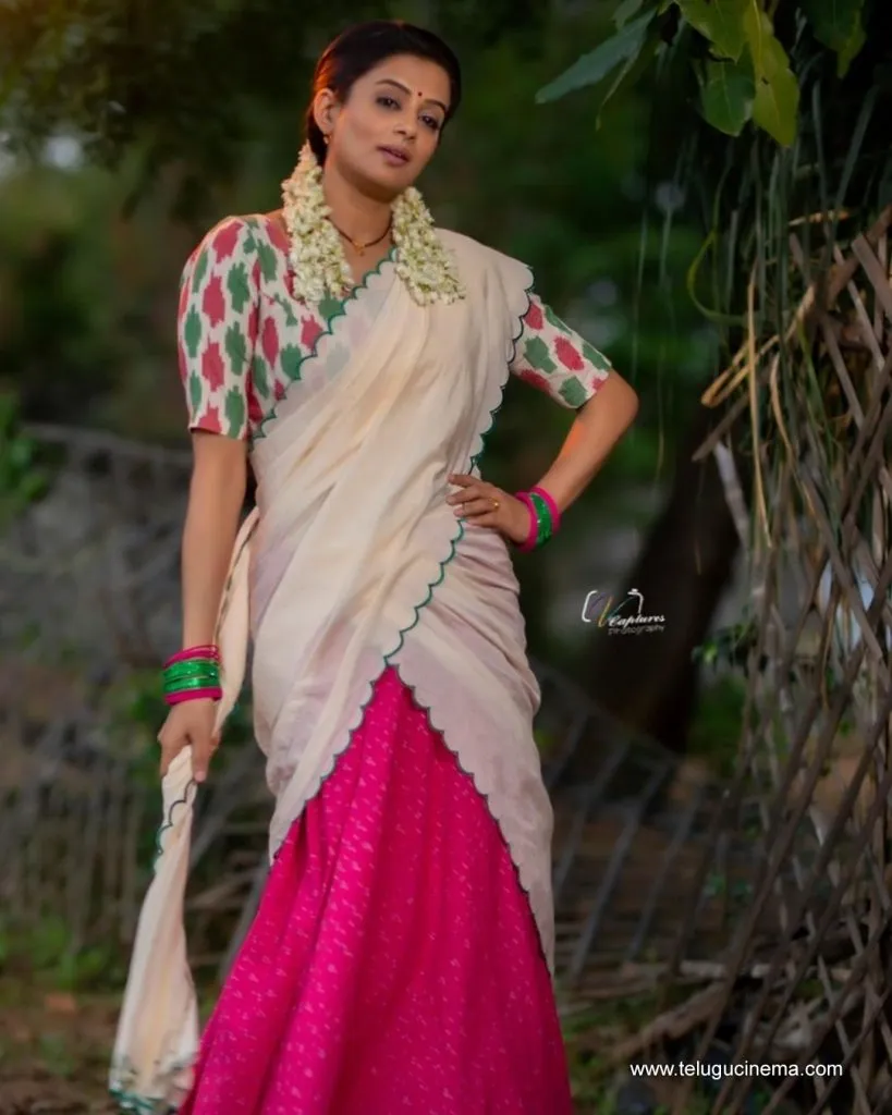 Priyamani Stills 25082100004 1