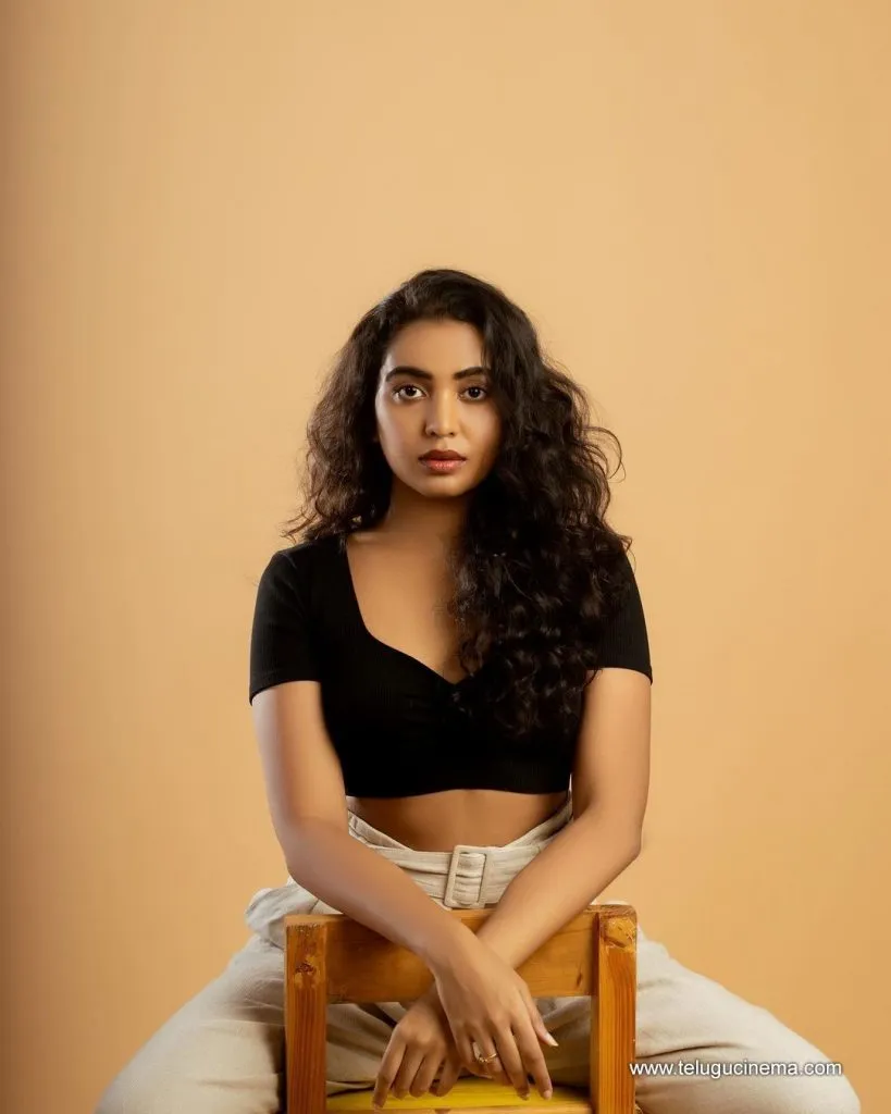 Shivathmika Stills 25082100001