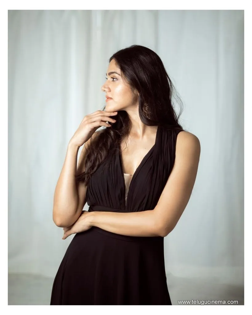 Simranchoudary Stills 13082100003
