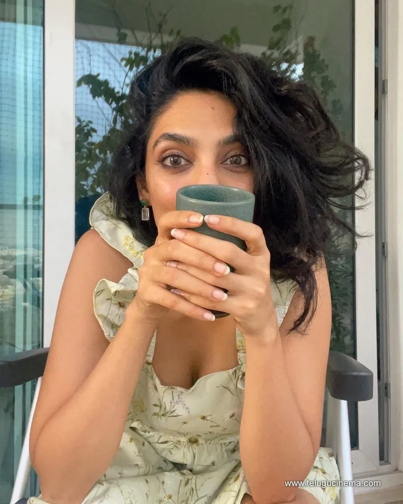 Sobhitha Stills 12082100001