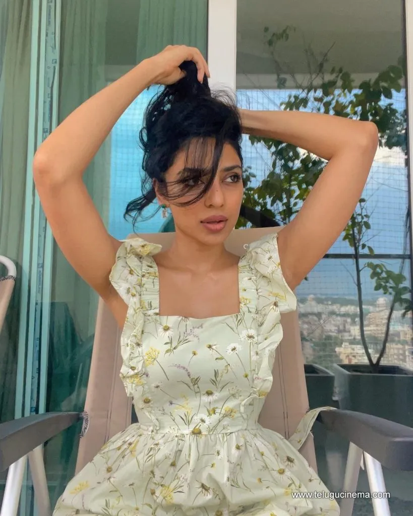 Sobhitha Stills 12082100004